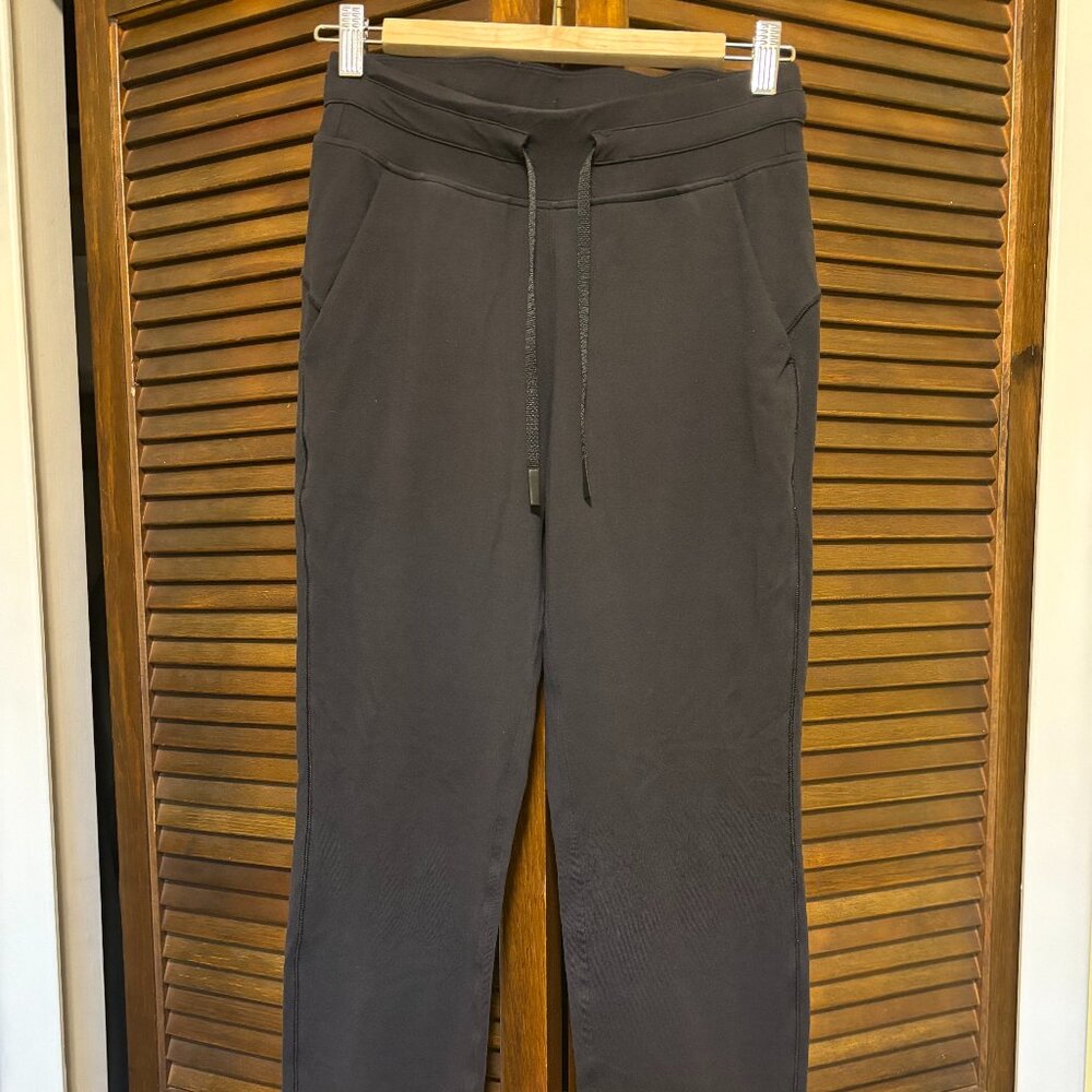 Woman's Lululemon Soft Jersey Classic-Fit Black Mid-Rise Jogger Size 4